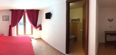 Ada'S Guest House Bosa Room photo